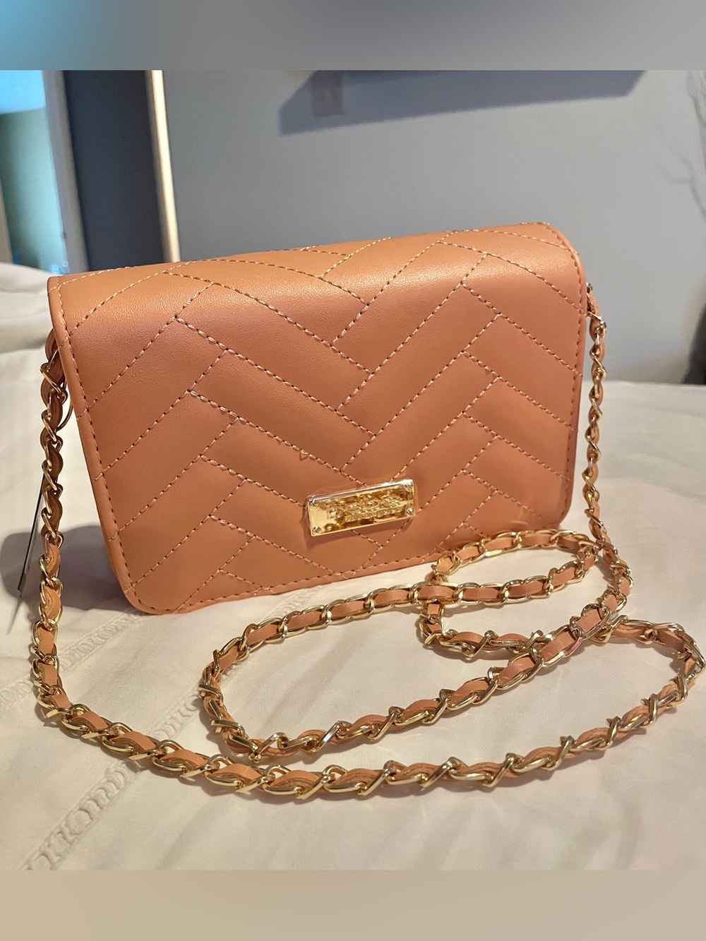 NWT BEBE Quilted Crossbody Bag in Peachy Tan with Gold Chain
